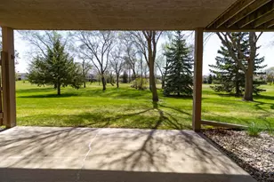 2224 Pinewood Dr, Shakopee, MN 55379 - Photo 31