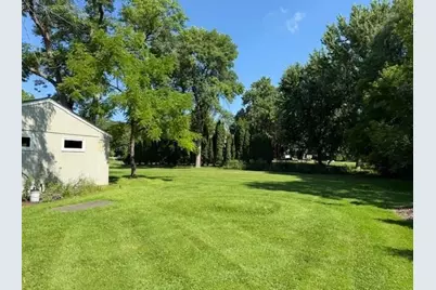 5865 Eureka Road, Shorewood, MN 55331 - Photo 9