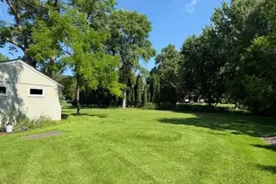 5865 Eureka Rd, Shorewood, MN 55331 - Photo 9