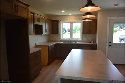 1506 Elsie Drive N, Glencoe, MN 55336 - Photo 7