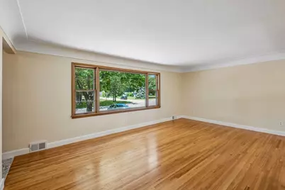 2670 Regent Avenue N, Golden Valley, MN 55422 - Photo 11