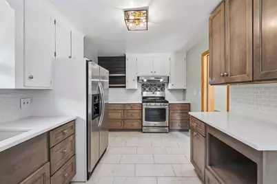 2670 Regent Avenue N, Golden Valley, MN 55422 - Photo 5