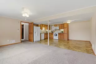9306 Oakland Ave S, Bloomington, MN 55420 - Photo 19