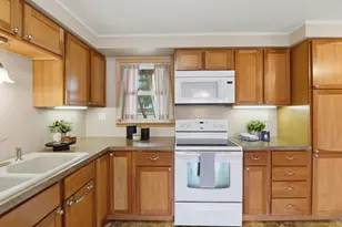 9306 Oakland Ave S, Bloomington, MN 55420 - Photo 23