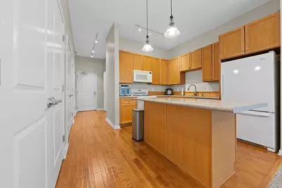 209 8th Street E #305, Saint Paul, MN 55101 - Photo 9