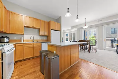 209 8th Street E #305, Saint Paul, MN 55101 - Photo 3