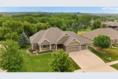 2022 Shannon Oaks Boulevard NE, Rochester, MN 55906 - Photo 3