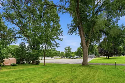 630 Milwaukee Avenue SW, Hutchinson, MN 55350 - Photo 3