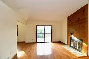 18300 Creeks Bend Dr, Minnetonka, MN 55345 - Photo 7