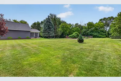 1914 12th Avenue NE, Austin, MN 55912 - Photo 3