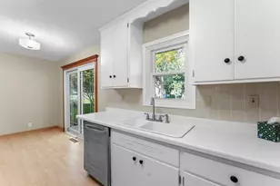3865 Gettysburg Ave N, New Hope, MN 55427 - Photo 11