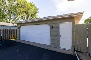 8006 Upton Ave S, Bloomington, MN 55431 - Photo 47
