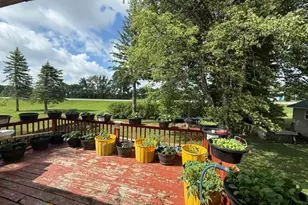 810 Sunrise Blvd, Redwood Falls, MN 56283 - Photo 9