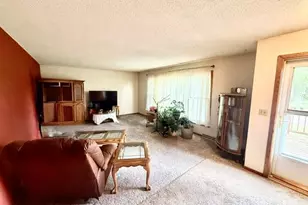 810 Sunrise Blvd, Redwood Falls, MN 56283 - Photo 11