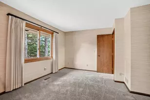 7055 Robinwood Trail, Woodbury, MN 55125 - Photo 9