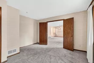 7055 Robinwood Trail, Woodbury, MN 55125 - Photo 11