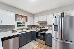 1319 15th St W, Hastings, MN 55033 - Photo 3