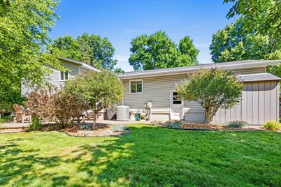 6321 Edgemont Circle N, Brooklyn Park, MN 55428 - Photo 7