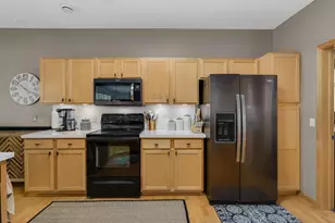 848 Newberry Ln, Chaska, MN 55318 - Photo 9