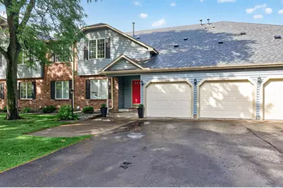 2576 Moundsview Drive #7, Mounds View, MN 55112 - Photo 3