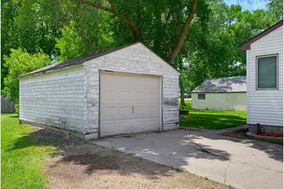 604 Kandiyohi Avenue, Prinsburg, MN 56281 - Photo 13