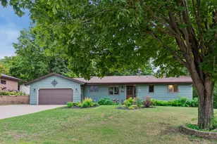2205 Oakwood Dr, Burnsville, MN 55306 - Photo 3
