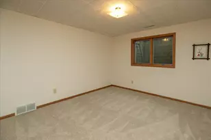 607 Don Dr, Saint Charles, MN 55972 - Photo 37