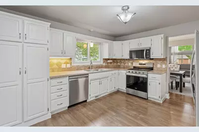 4770 Yorktown Lane N, Plymouth, MN 55442 - Photo 13