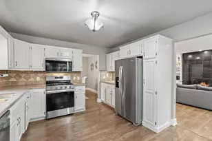 4770 Yorktown Ln N, Plymouth, MN 55442 - Photo 15