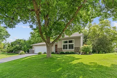 4770 Yorktown Lane N, Plymouth, MN 55442 - Photo 3