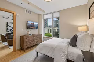215 10th Ave S, Minneapolis, MN 55415 - Photo 25