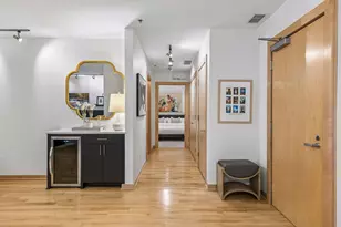 215 10th Ave S, Minneapolis, MN 55415 - Photo 5