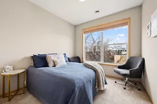 301 Oak Grove St, Minneapolis, MN 55403 - Photo 29