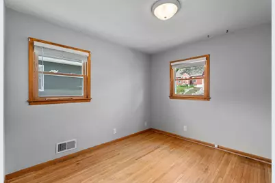 513 9th Avenue S, South Saint Paul, MN 55075 - Photo 17