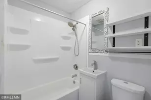 1868 Hawthorne Ave E, Saint Paul, MN 55119 - Photo 9