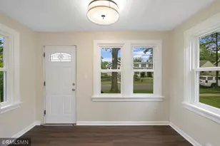 1868 Hawthorne Ave E, Saint Paul, MN 55119 - Photo 3