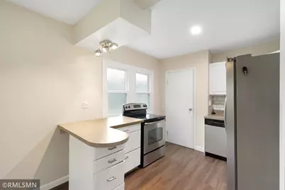 1868 Hawthorne Avenue E, Saint Paul, MN 55119 - Photo 11