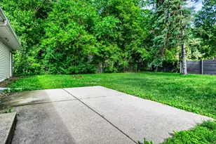 14810 Gleason Lake Dr, Plymouth, MN 55447 - Photo 27