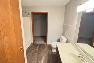 806 28th Ave SW, Willmar, MN 56201 - Photo 9