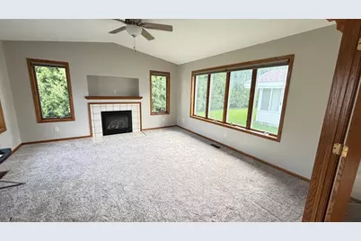 806 28th Avenue SW, Willmar, MN 56201 - Photo 3
