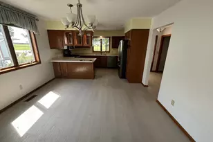 806 28th Ave SW, Willmar, MN 56201 - Photo 9