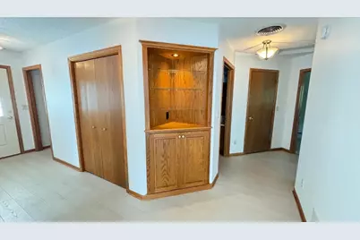806 28th Avenue SW, Willmar, MN 56201 - Photo 5