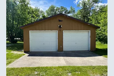 415 Roosevelt Street NE, Warroad, MN 56763 - Photo 3