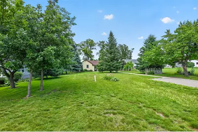 1103 S Darling Drive NW, Alexandria, MN 56308 - Photo 3