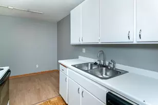 2800 Hamline Ave N, Roseville, MN 55113 - Photo 5