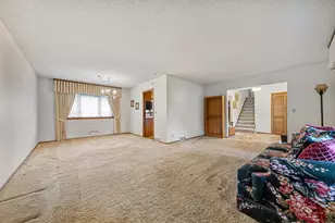 174 Spring Valley Dr, Bloomington, MN 55420 - Photo 5