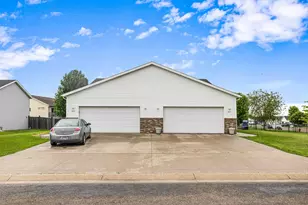 816 Woodbridge Cir, Dilworth, MN 56529 - Photo 3
