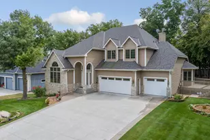 13985 42nd Ave N, Plymouth, MN 55446 - Photo 1