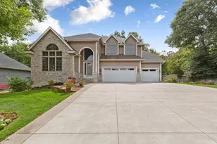 13985 42nd Ave N, Plymouth, MN 55446 - Photo 3