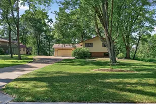 26583 Everton Cir, Wyoming, MN 55092 - Photo 3